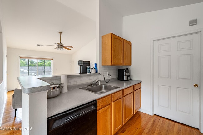 Building Photo - 108 Evergreen Pl