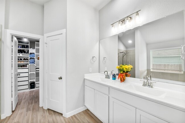 Building Photo - 26268 Astral Wy