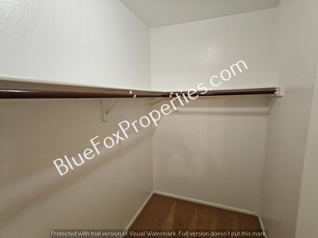 Building Photo - 3690 N Country Club Rd