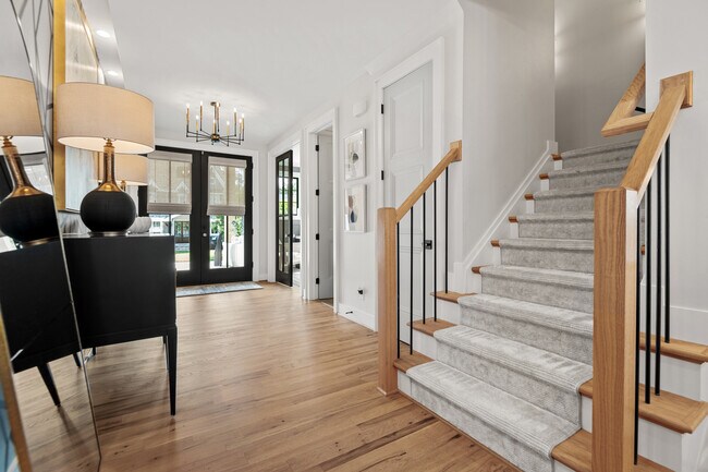 Building Photo - 3618 Graythorne Dr