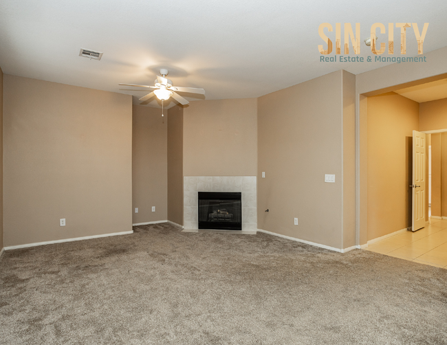 Building Photo - Luxurious 4 Bed, 3 Bath Home in Henderson,...