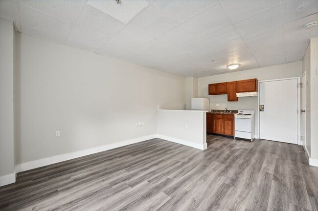 Building Photo - Franklin Park Apartments