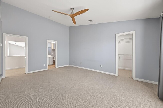 Building Photo - 6911 Yellowstone Way Dr