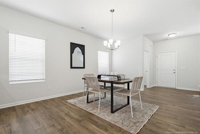 Building Photo - 594 Melbourne Dr