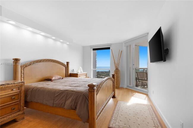 Building Photo - 21055 Yacht Club Dr