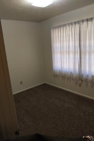 Building Photo - 1523 E Beverly Dr