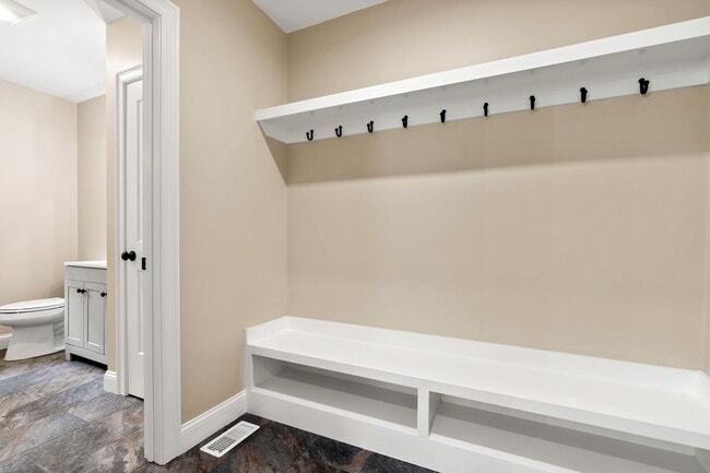 Building Photo - 8 Mary Ave