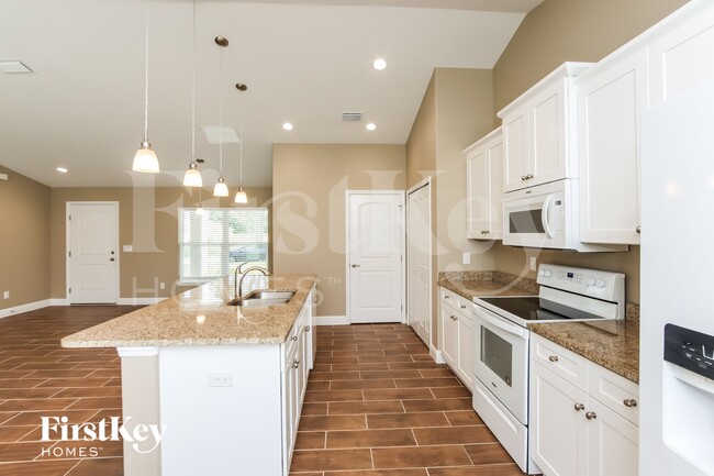 Building Photo - 770 Grandeur St SE