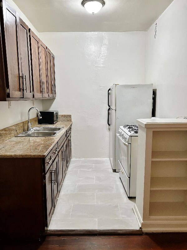 Building Photo - 1523 N McCadden Pl