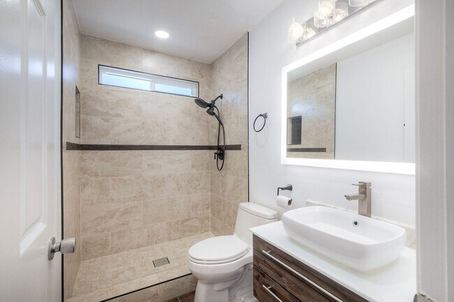 Building Photo - 3Bed/3Bath in Oceanside~ Morning Dove