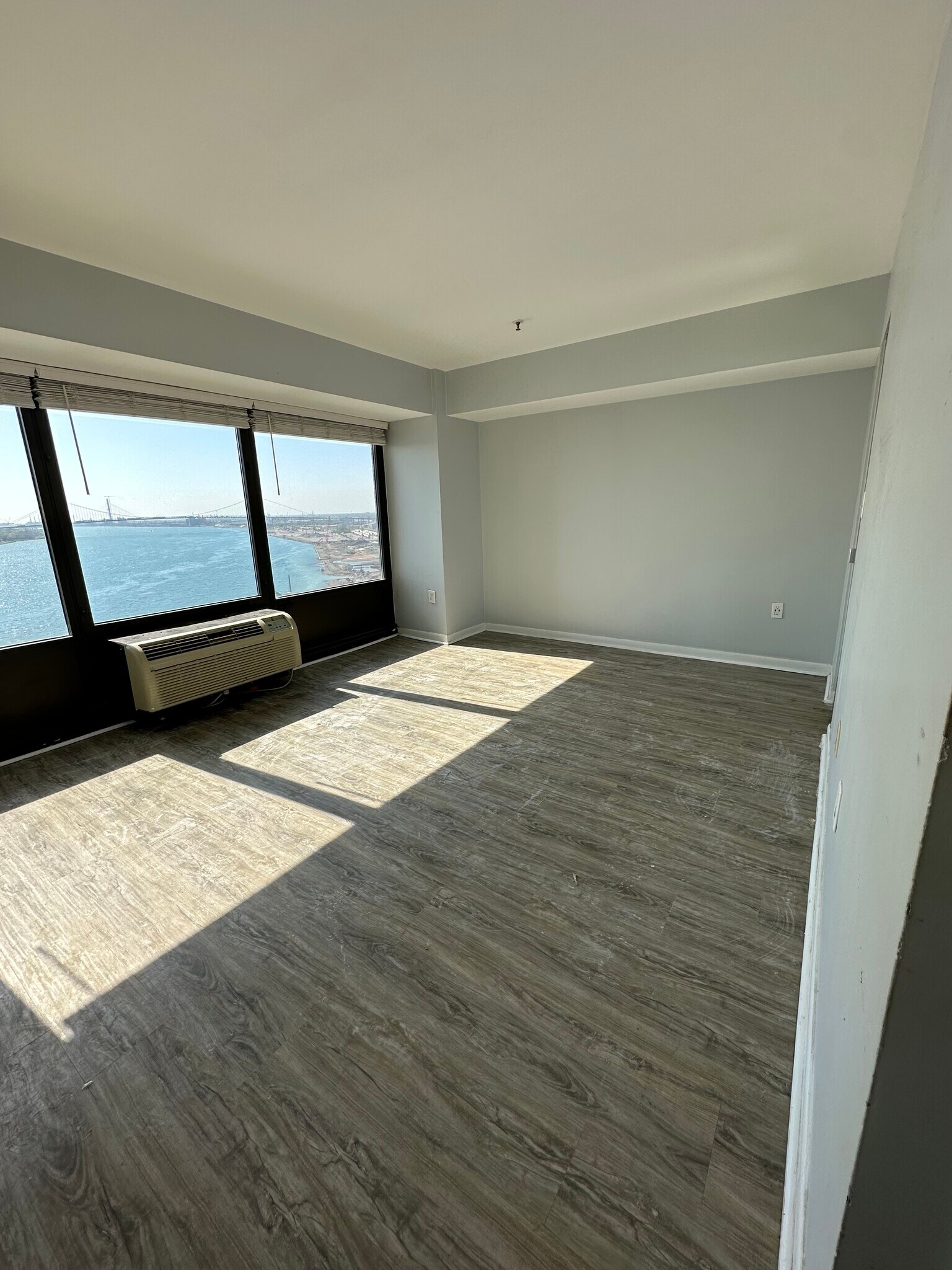 Building Photo - 300 Riverfront Dr