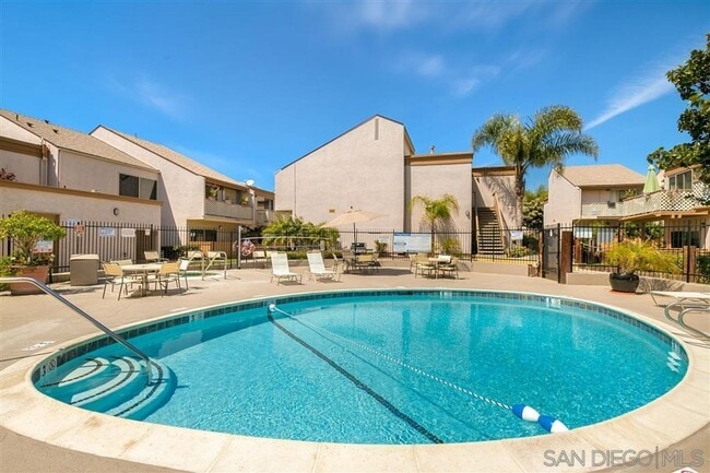 Building Photo - $3,400 - 3 Bed / 2 Bath Condo in Kearney Mesa