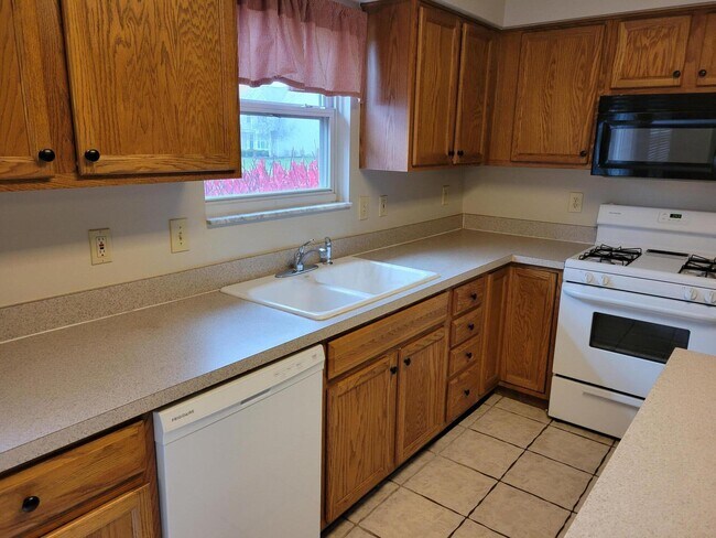Building Photo - 2843 Minuteman Ct