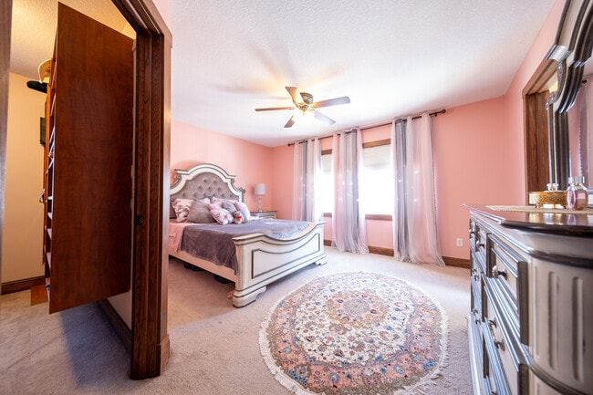 Building Photo - 15678 Duck Pond Way