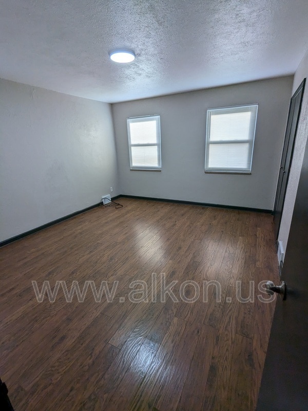 Building Photo - 4205 Coleridge St