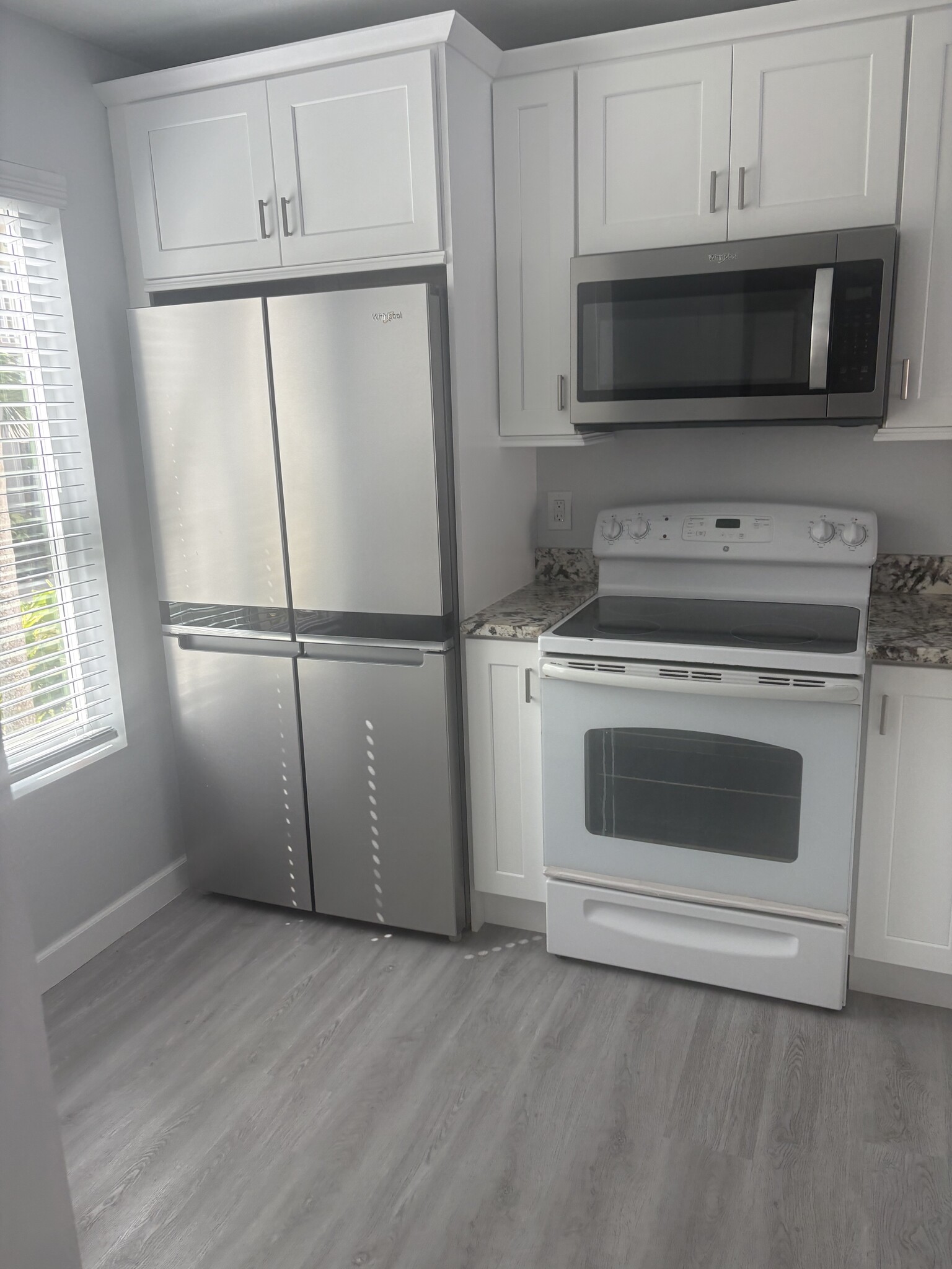 kitchen - 2185 San Marco Rd