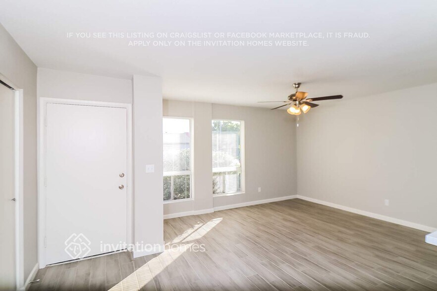 Building Photo - 2130 W Danbury Dr