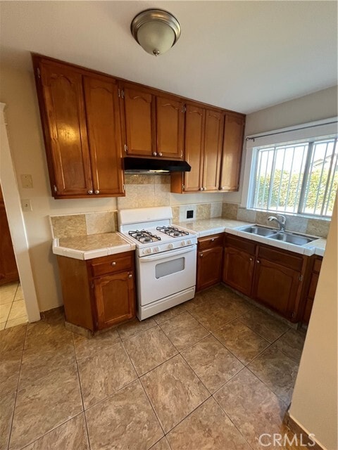 Building Photo - 1355 W 49th St