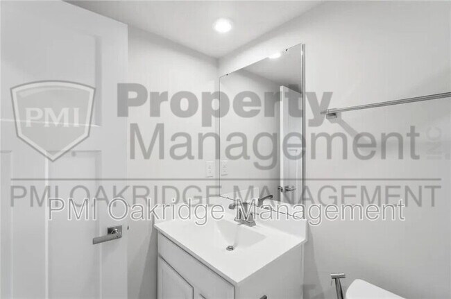 Building Photo - 414 Sydney Dr