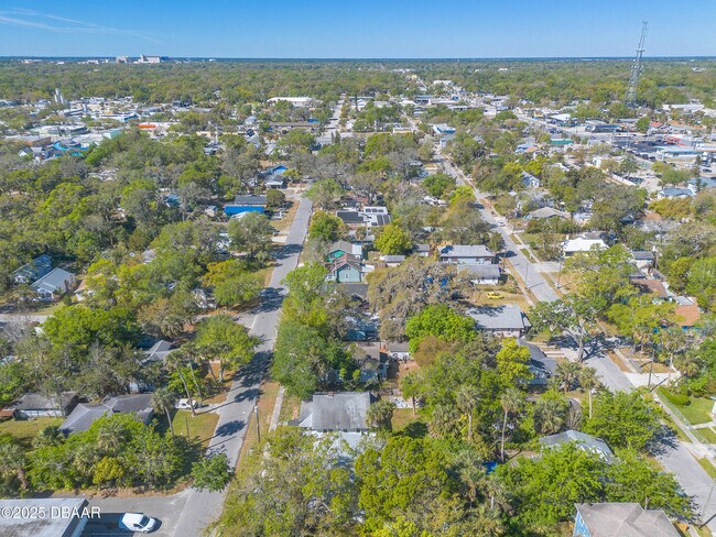 Building Photo - 138 Kingston Ave