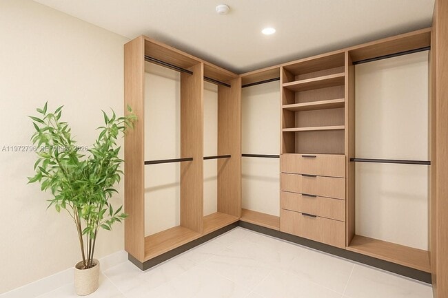 Building Photo - 1399 NE 38th St