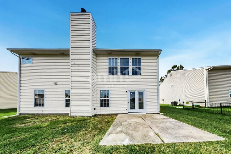 Building Photo - 9718 Treyburn Green Way