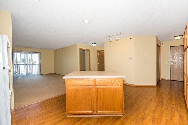 Building Photo - Shakespeare Apartments