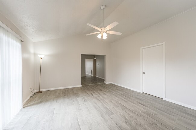 Building Photo - 15222 Wickbriar Dr