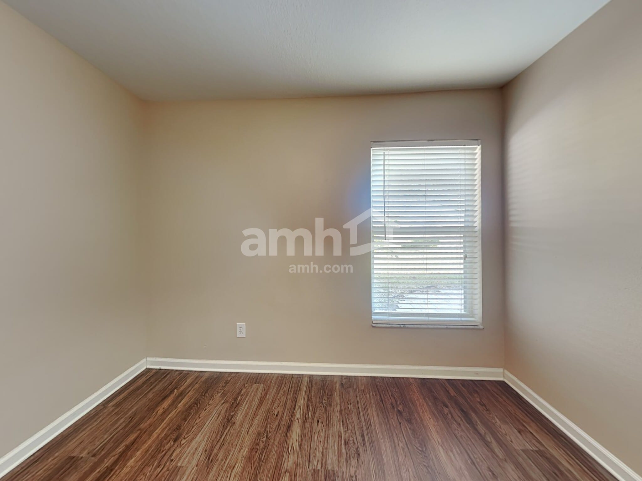 Building Photo - 10412 Soaring Eagle Dr