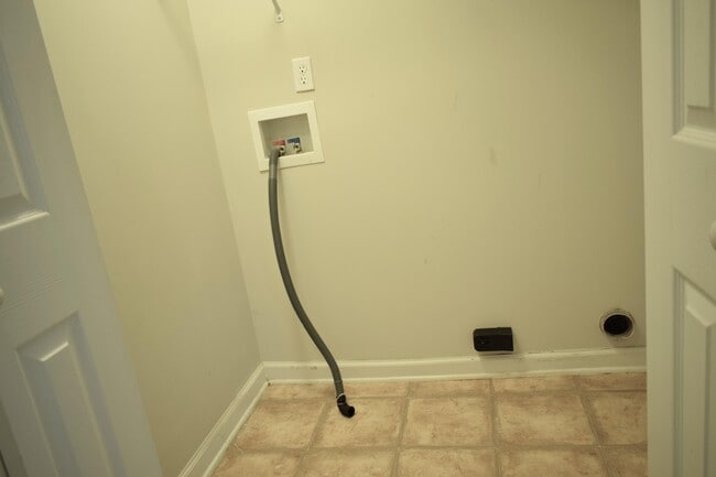 Building Photo - 106 Grove Landing Ct