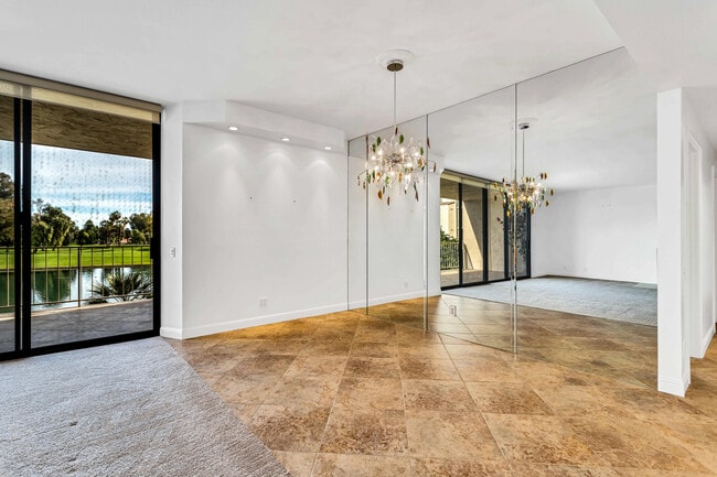 Building Photo - 910 Island Dr