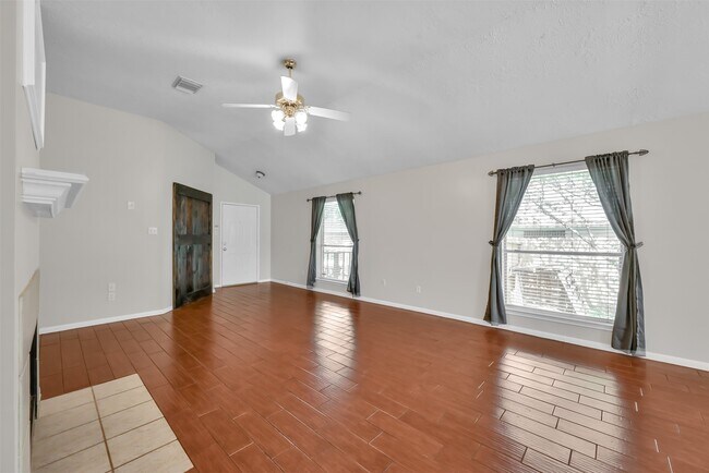Building Photo - 10914 Waterview Cir