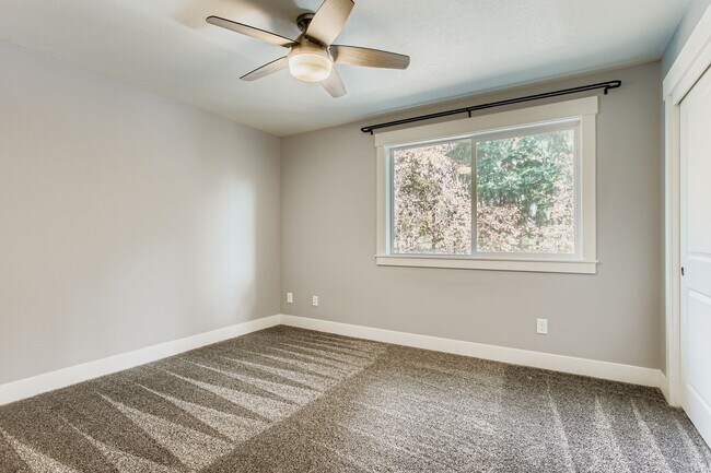 Building Photo - 3771 SE 43rd Ave