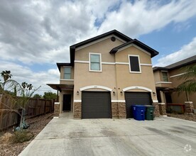 Building Photo - 204 Welland Dr