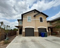 Building Photo - 204 Welland Dr