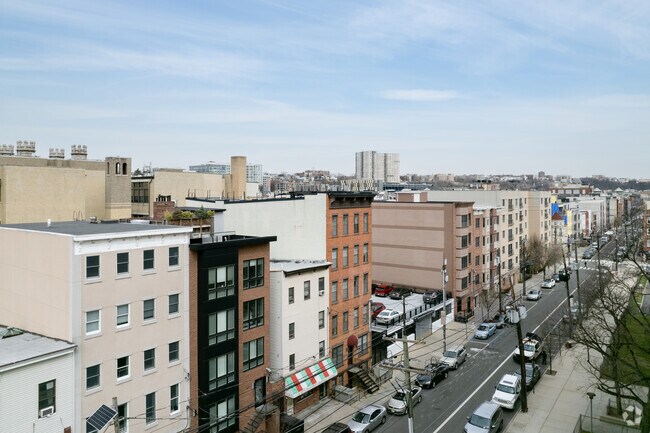 Aerial Photo - 508 GRAND St