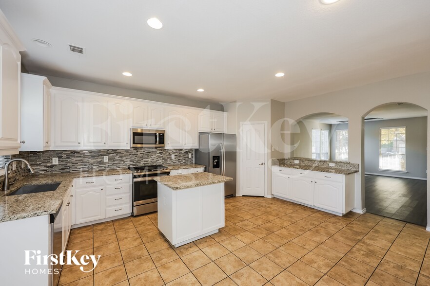 Building Photo - 7060 Chapelridge Dr