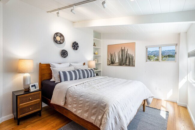 Building Photo - Wonderful Rockridge Home for Lease