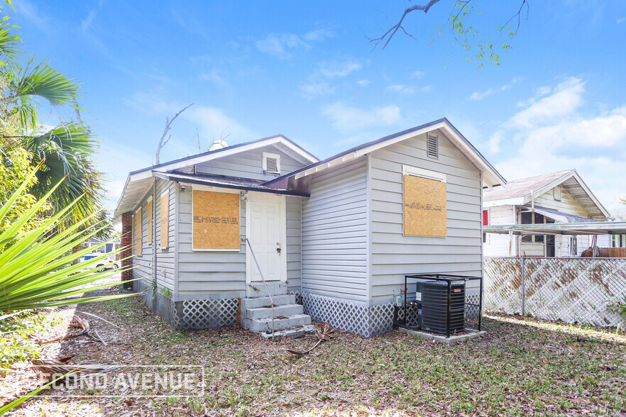 Building Photo - 1417 W 6th St