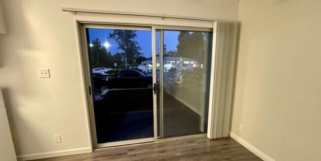 Building Photo - 2.0 bedroom in Canoga Park California 91304