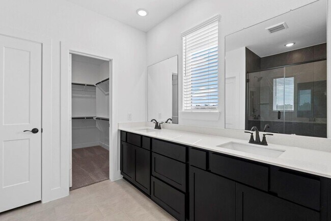 Building Photo - 1310 Shaded Rock Dr