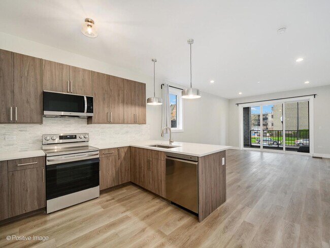 Building Photo - 3948 S Indiana Ave