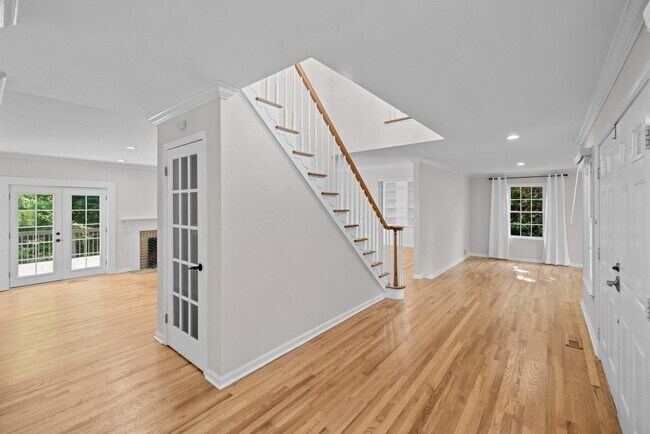 Building Photo - 6609 Heidi Ct