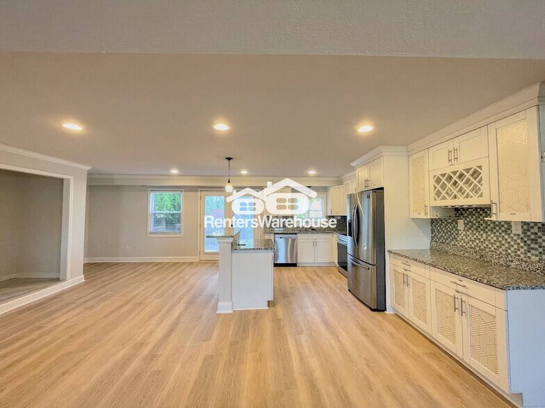 Building Photo - 2423 E Virginia Beach Blvd