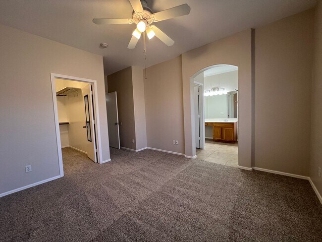 Building Photo - Move in ready near Baseline & Crismon: Vil...