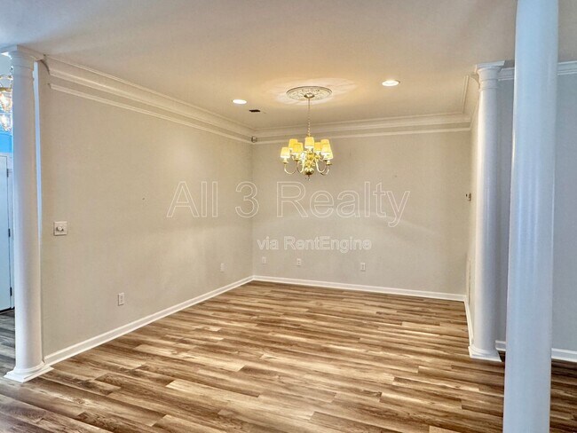 Building Photo - 113 River Chase Ct