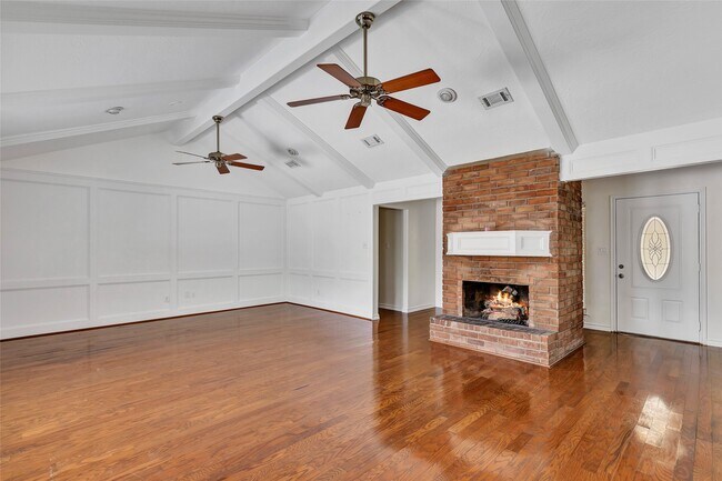 Building Photo - 7703 Pine Cup Dr