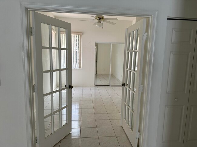 Building Photo - 8330 Lake Cypress Rd