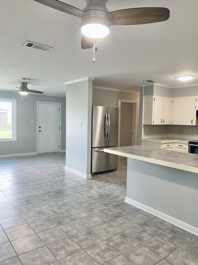 Building Photo - 15135 Montecino Dr