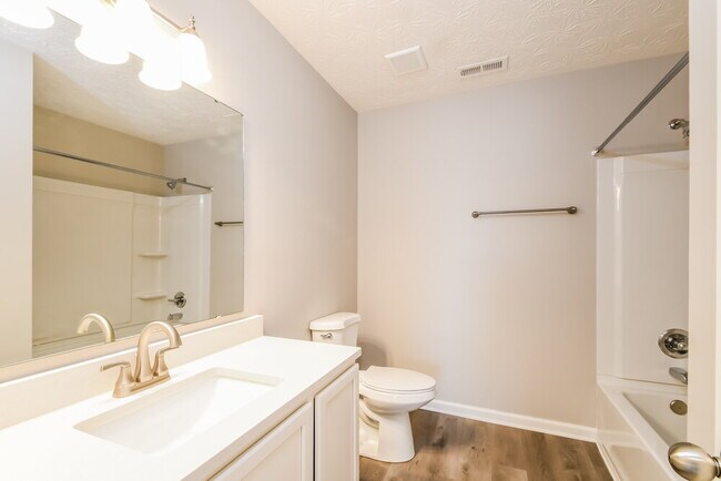 Building Photo - 577 Farnham Dr